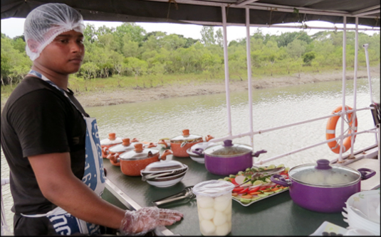 Food served on the Houseboat M V India Beacons